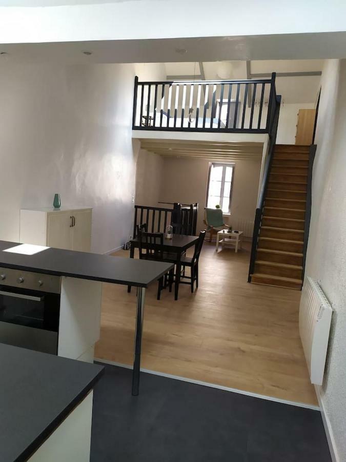 Duplex plein centre ville 10B Malestroit Extérieur photo